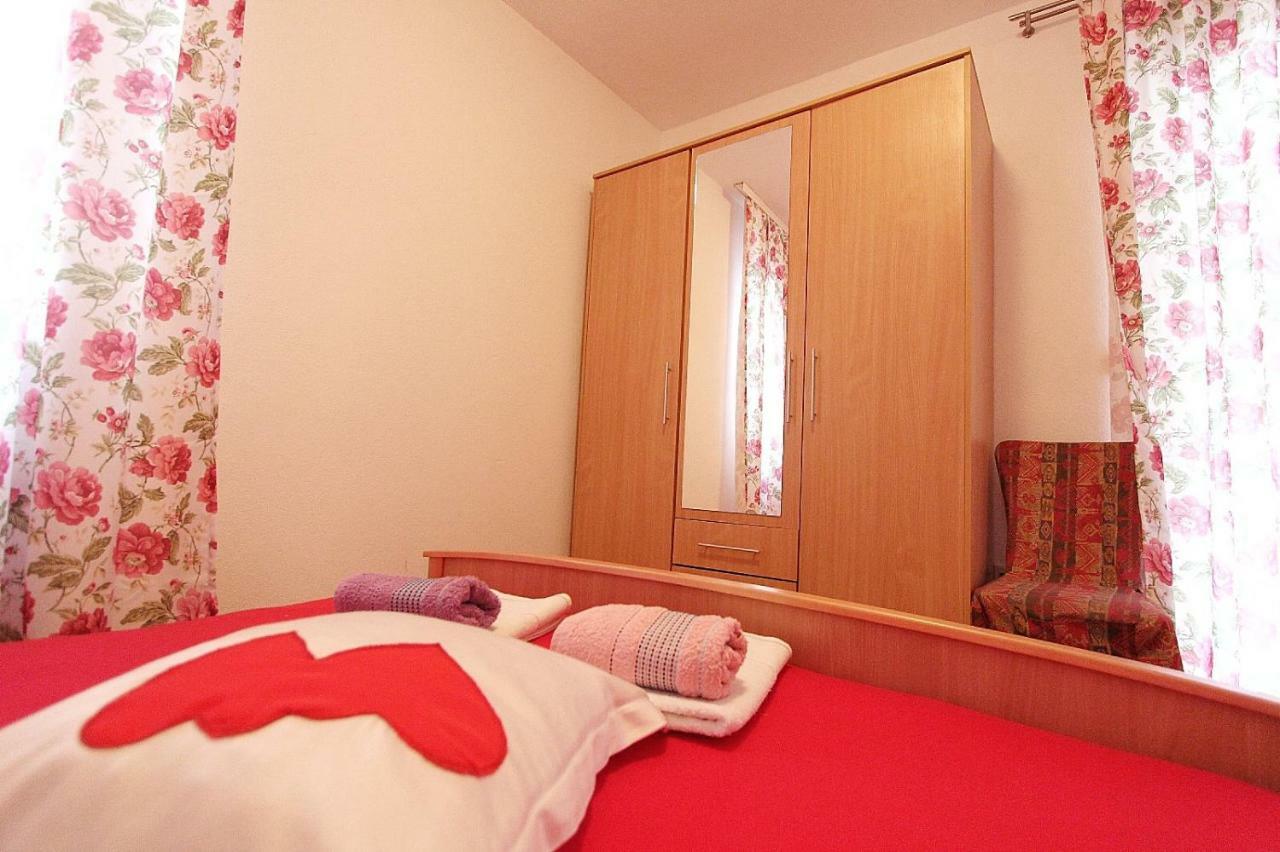 Apartments Filip Подстрана Экстерьер фото