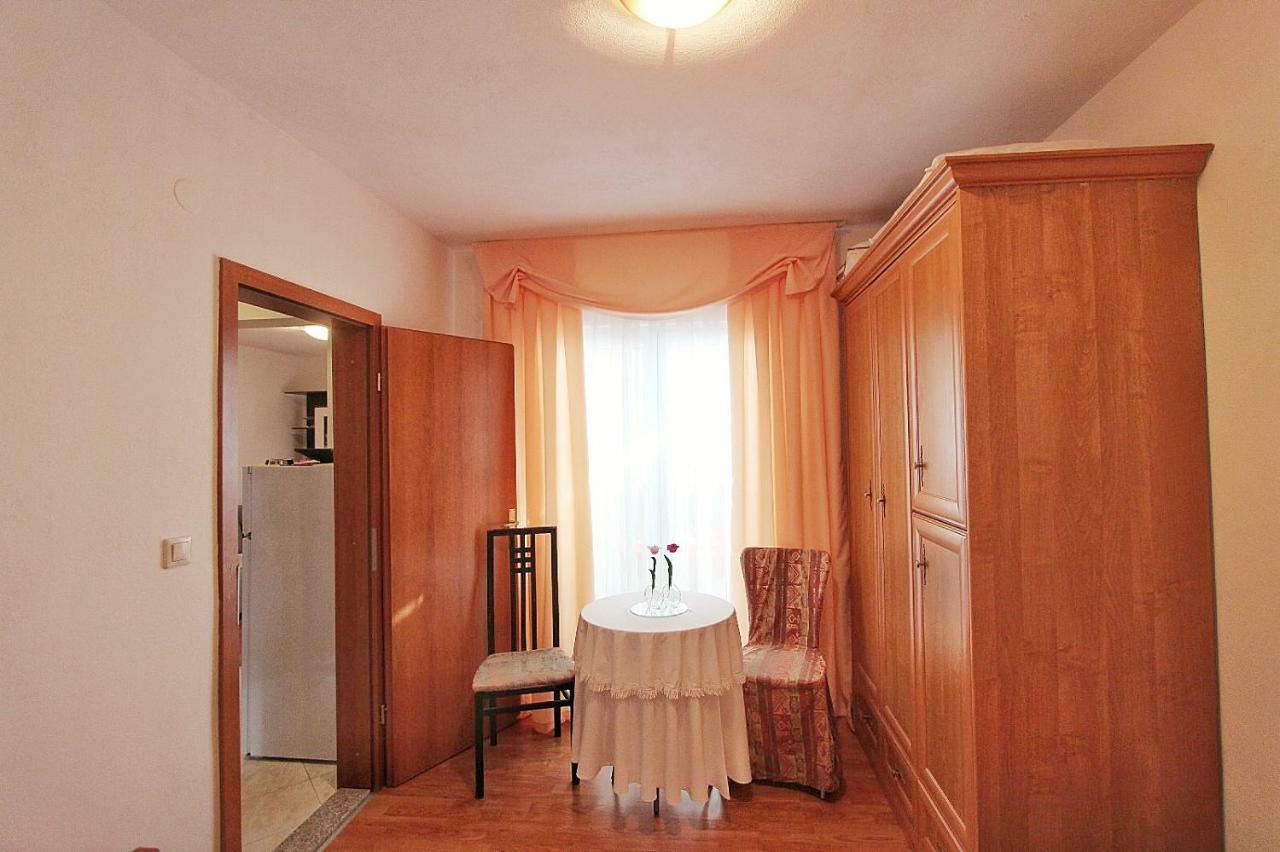Apartments Filip Подстрана Экстерьер фото